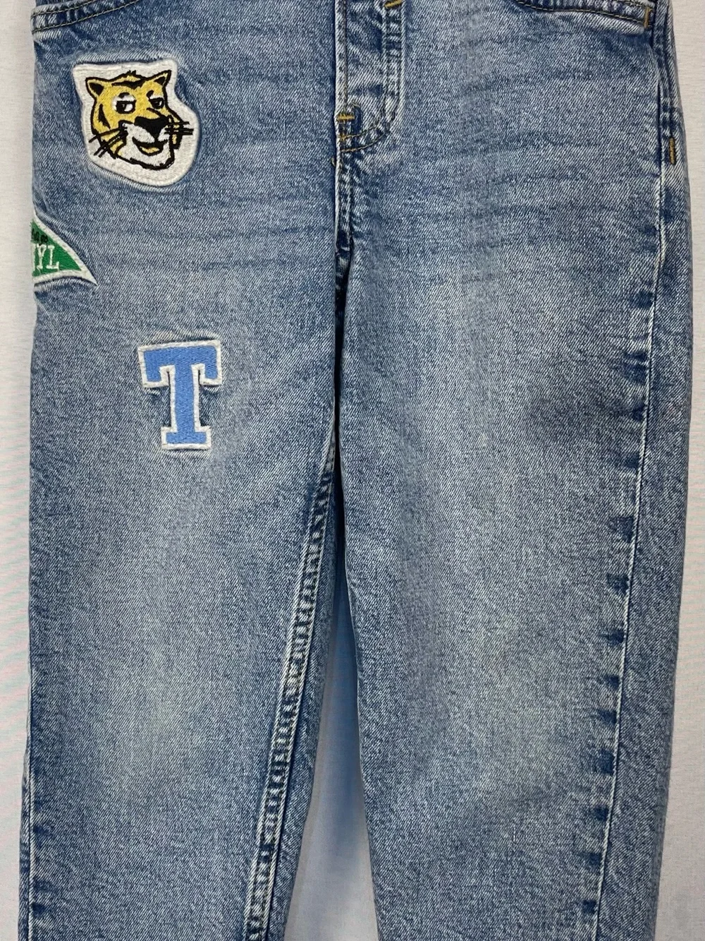 H&M Light Blue Straight Jeans with Patch Accents